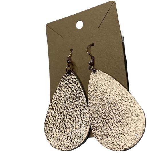 Leather earrings - Picture 2 of 3